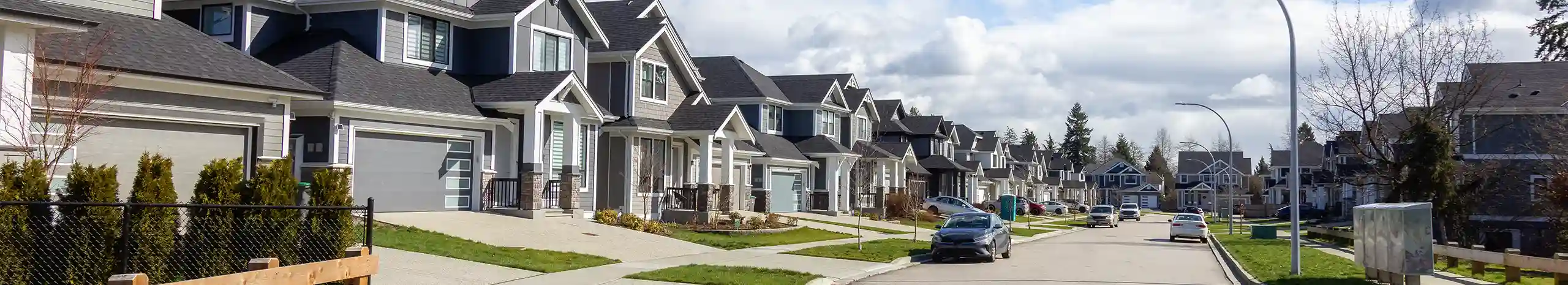 Nice neighborhood lined with houses in Vancouver, WA